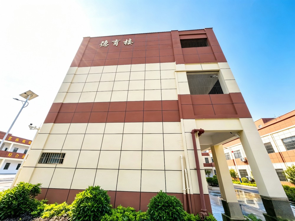 岳阳正规叛逆不听话小孩教育改变学校联系电话